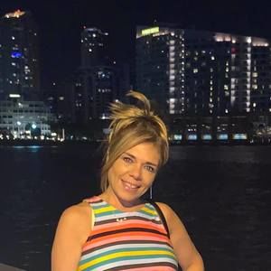 Meet your Posher, Leticia l.